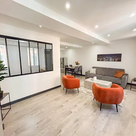 Apartment T2 Refait A Neuf En Plein Centre-ville De Sanary-sur-Mer
