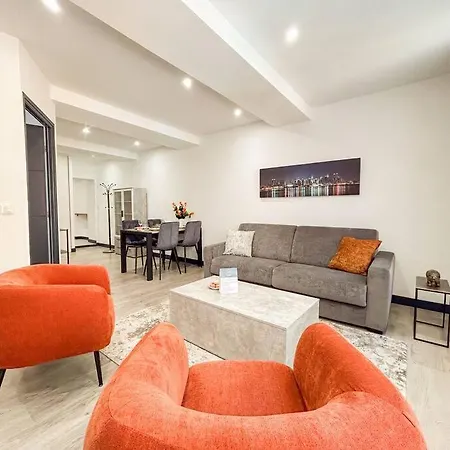 T2 Refait A Neuf En Plein Centre-ville De *